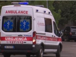 LAJMI FUNDIT/ Tentoi të d*mtonte veten në Maliq, dërgohet nga Korça drejt Tiranës për trajtim të specializuar Maliqit