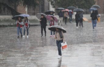 Rikthehen reshjet e shiut?/ Zbuloni si fillim parashikimin e motit për ditën e nesërme Rreshjet e shiut